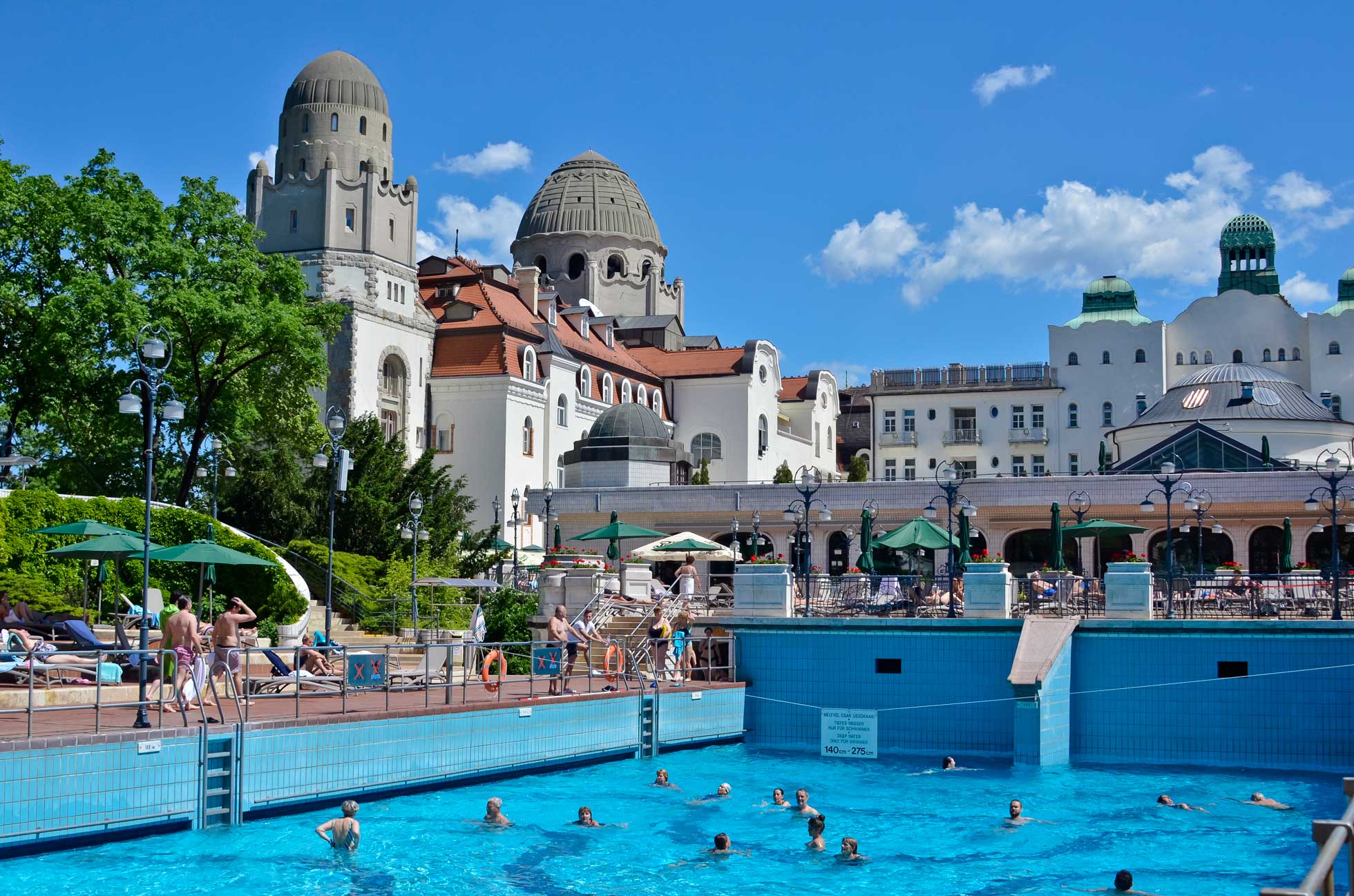 Njut av termalbaden under konferensresan till Budapest