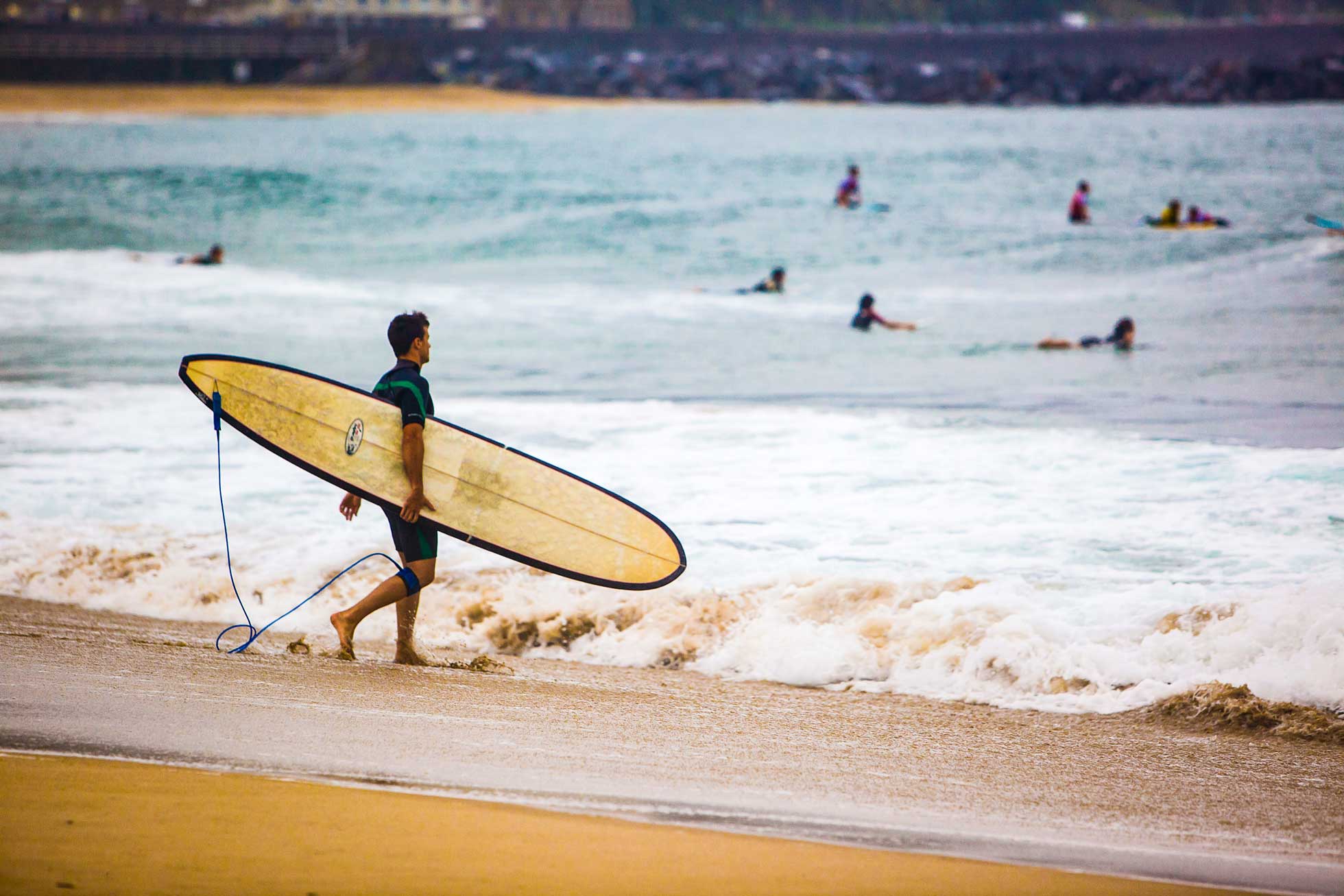 Gruppresa med Surf San Sebastian Baskien