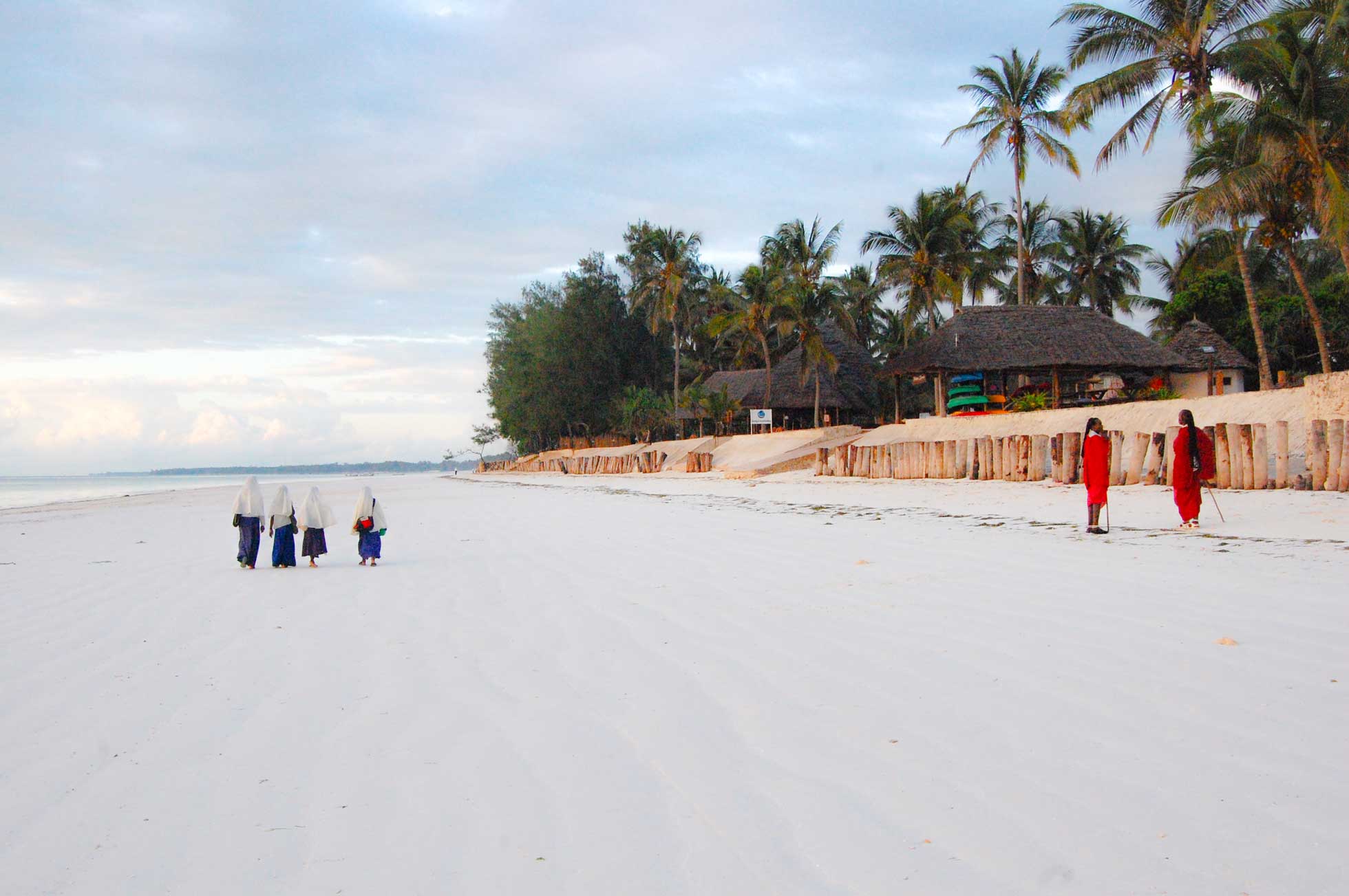 Möte på stranden i Zanzibar Tanzania