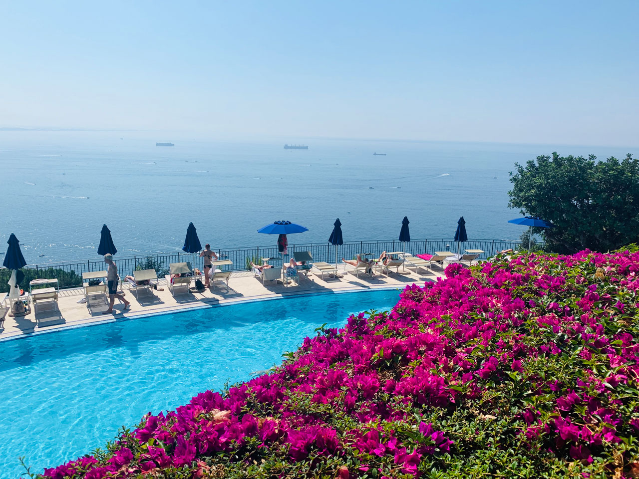 Fantastik utsikt från konferenshotellet i Vietri sul Mare på Amalfikusten.